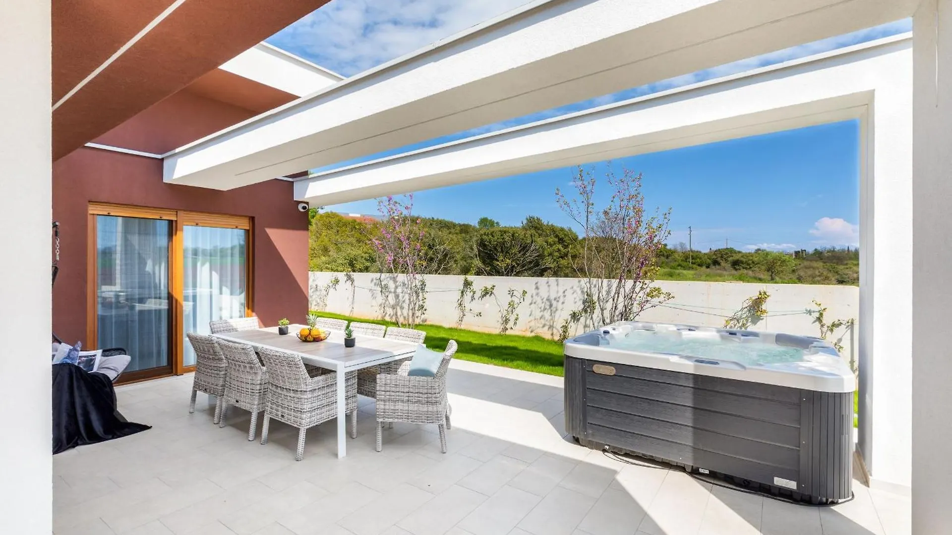 Strandnahe Villa Grofica Mit Whirlpool Und Grill Pula Holiday home