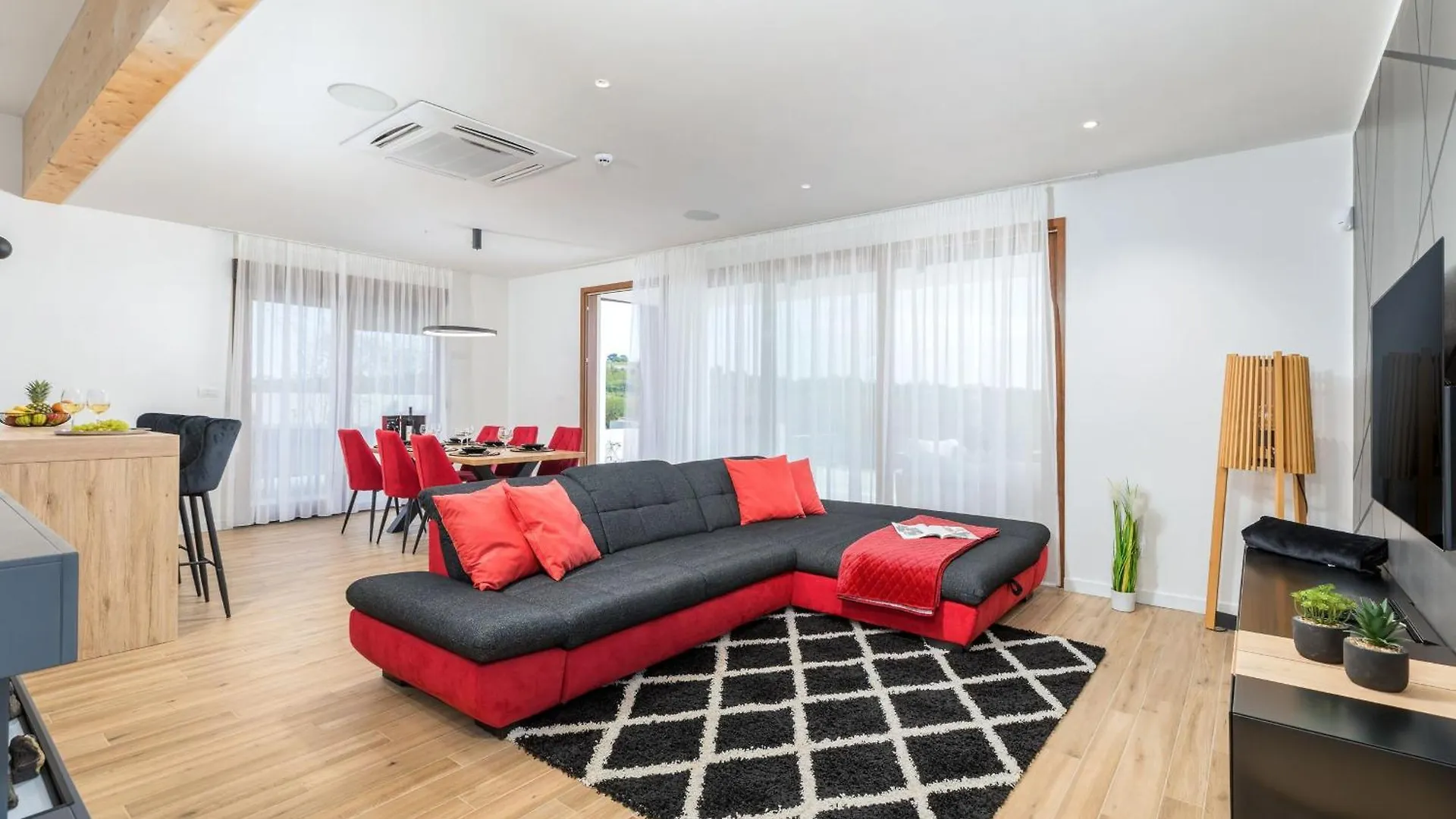 Strandnahe Villa Grofica Mit Whirlpool Und Grill Pula