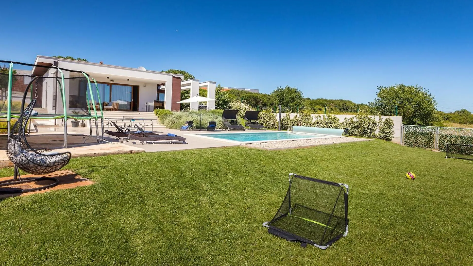Strandnahe Villa Grofica Mit Whirlpool Und Grill Pula 0*,